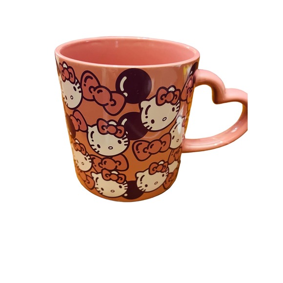 Hello Kitty Heart Shaped Handle Mug - Picture 2 of 5